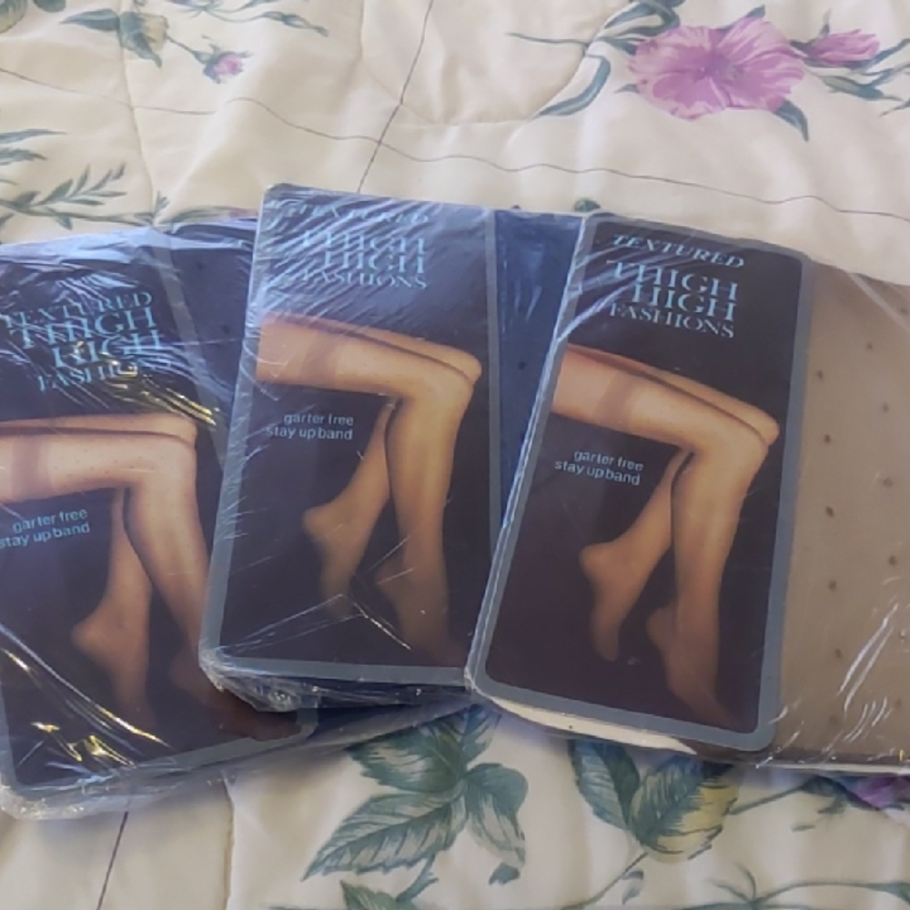 Textured Garter-Free Stay-Up Band Stockings